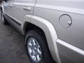 Light Graystone Pearl - Commander Sport 4x4 Photo No. 4