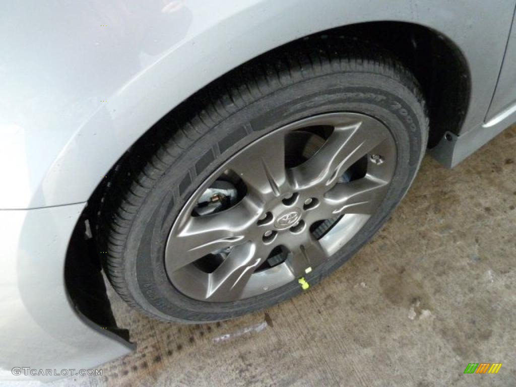 2011 Toyota Sienna SE Wheel Photo #43303284