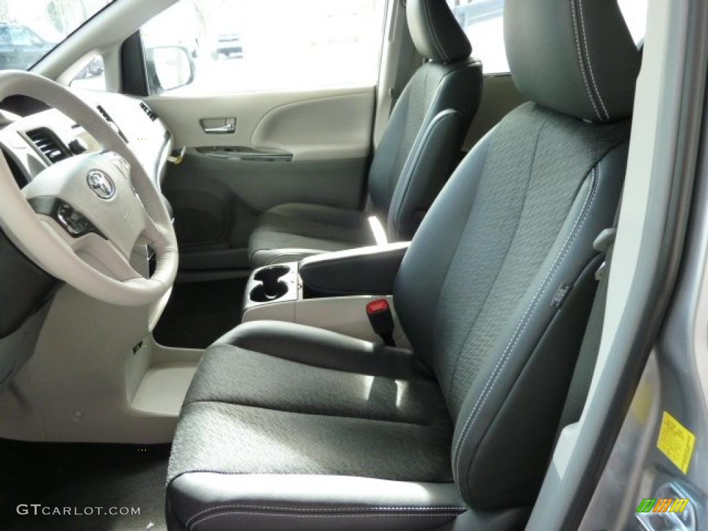 Dark Charcoal Interior 2011 Toyota Sienna SE Photo #43303341