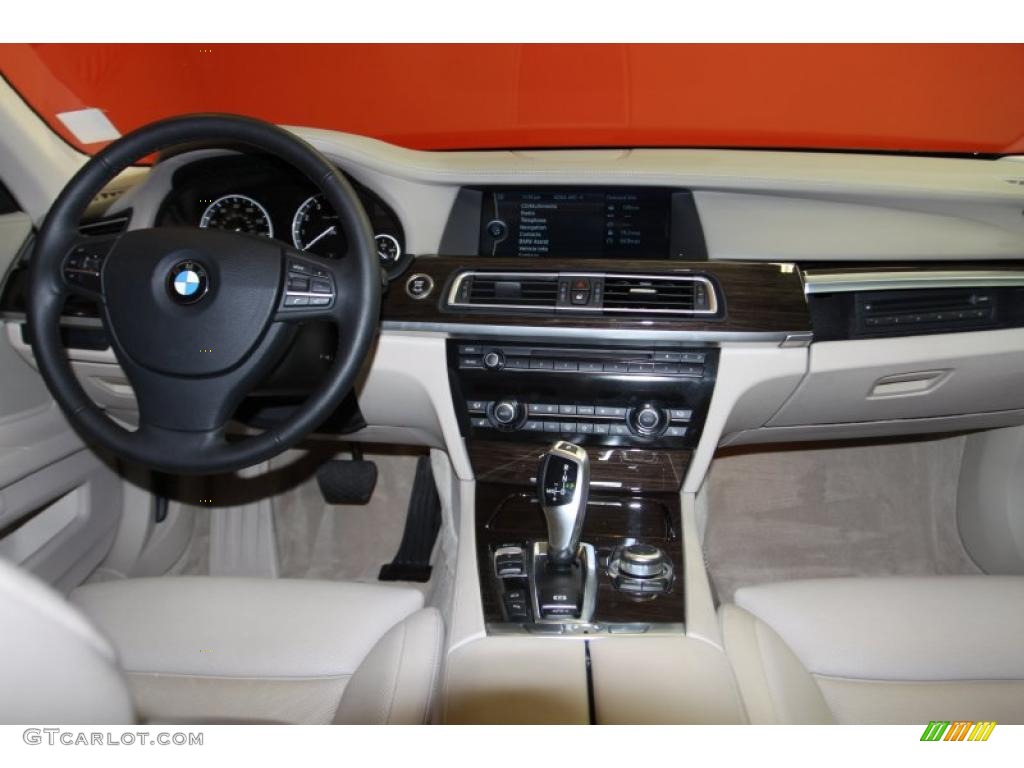 2010 BMW 7 Series 750Li Sedan Oyster/Black Nappa Leather Dashboard Photo #43303581