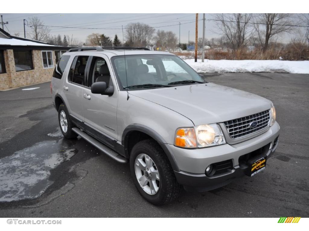 2004 Explorer XLT 4x4 - Silver Birch Metallic / Graphite photo #2