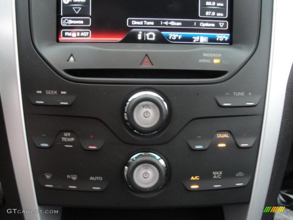 2011 Ford Explorer XLT Controls Photo #43311227