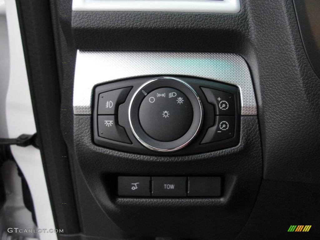 2011 Ford Explorer XLT Controls Photo #43311355