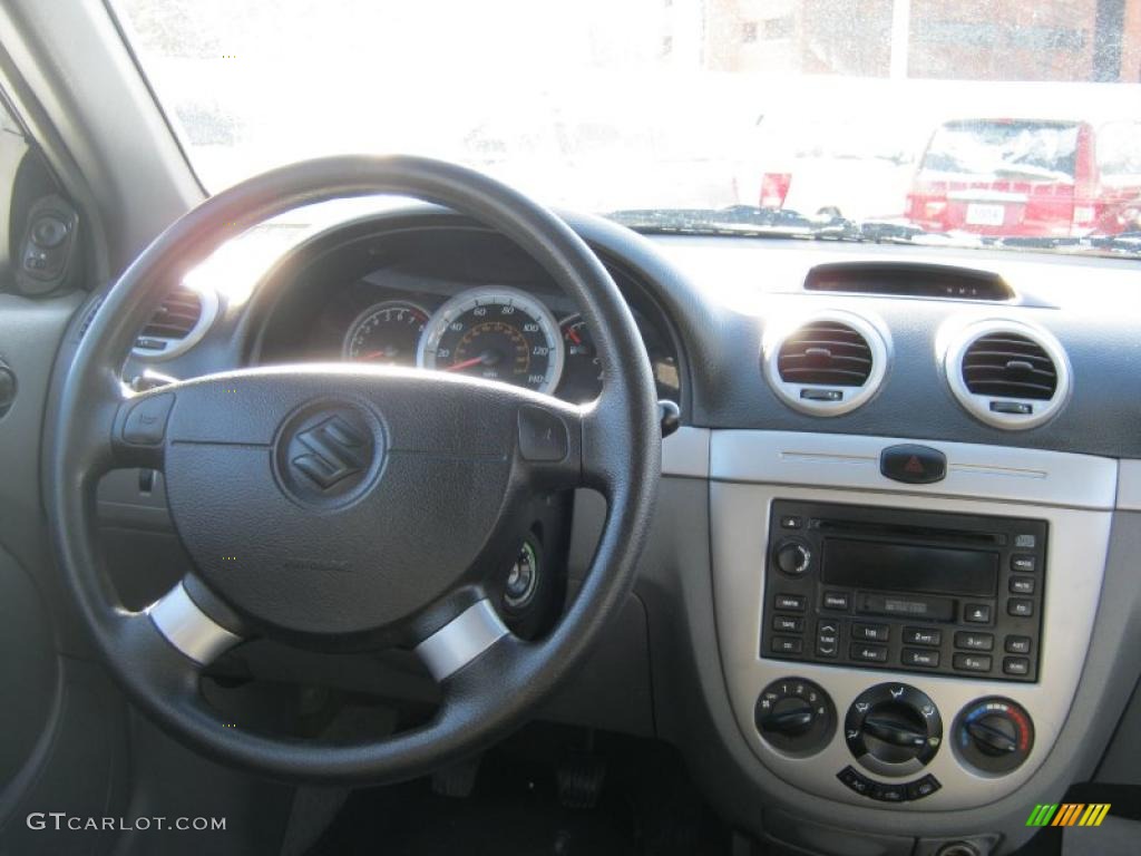 2006 Reno  - Absolute White / Gray photo #4