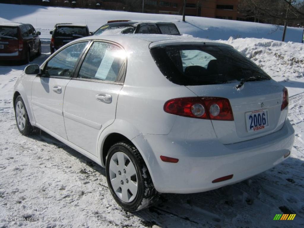 2006 Reno  - Absolute White / Gray photo #13