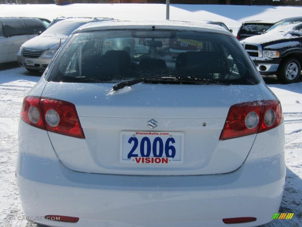 2006 Reno  - Absolute White / Gray photo #14