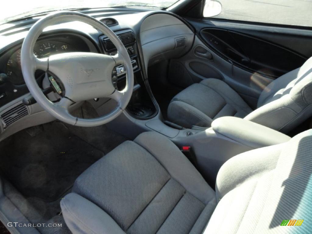 Gray Interior 1995 Ford Mustang GT Coupe Photo #43314995