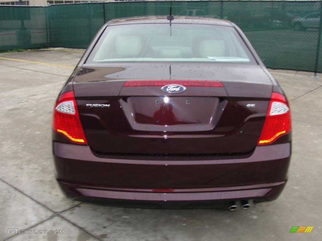 2011 Fusion SE - Bordeaux Reserve Metallic / Medium Light Stone photo #4
