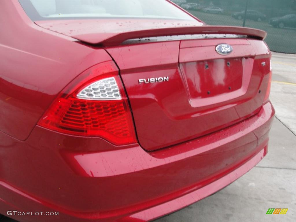 2011 Fusion SE - Red Candy Metallic / Medium Light Stone photo #19