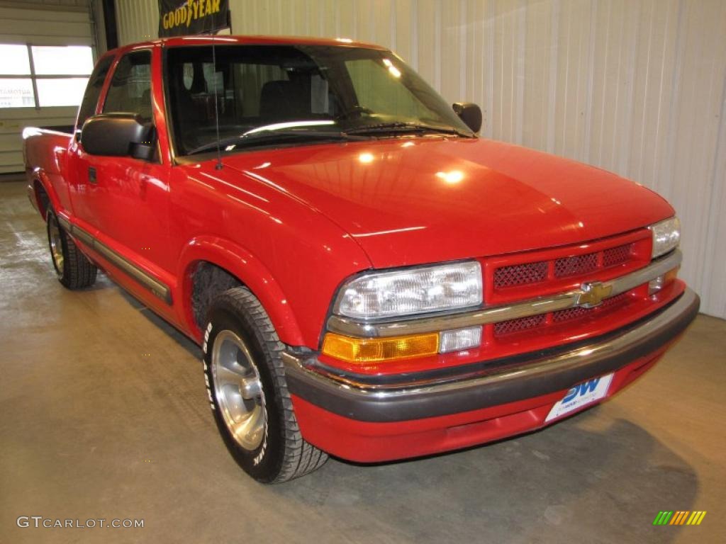 Victory Red Chevrolet S10