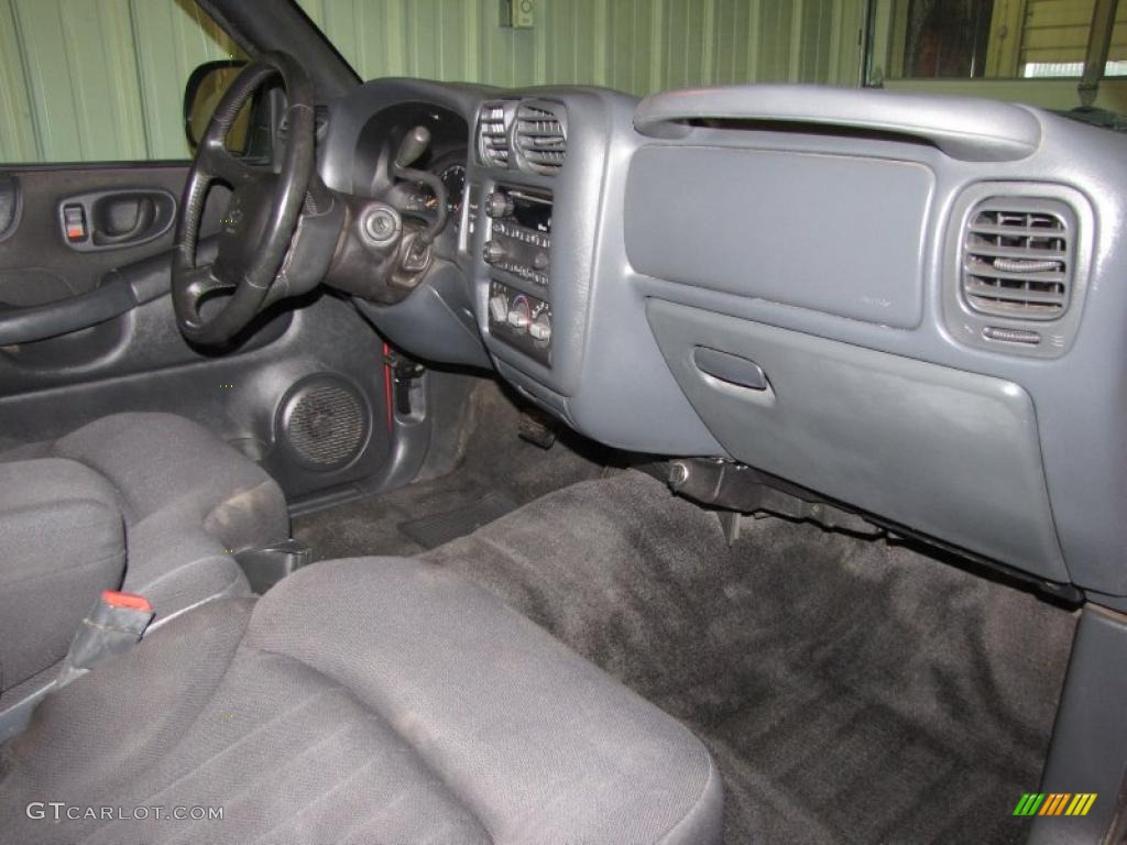 2003 Chevrolet S10 Extended Cab Graphite Dashboard Photo #43316791