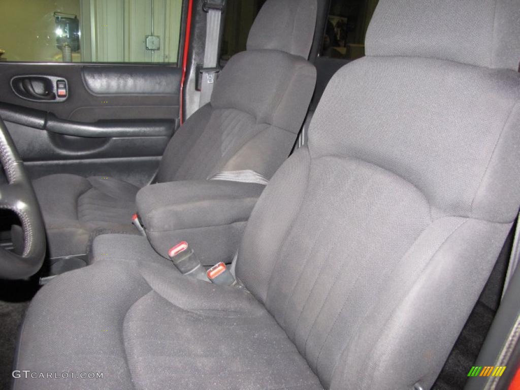 2003 S10 Extended Cab - Victory Red / Graphite photo #11