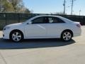 Super White - Camry SE Photo No. 6