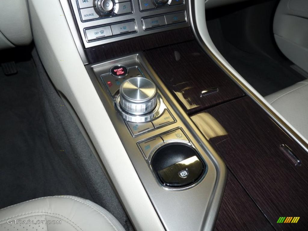 2009 Jaguar XF Supercharged Controls Photo #43320319