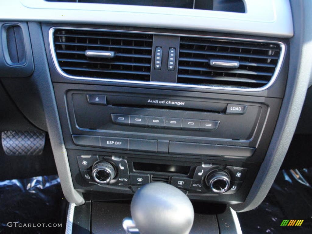 2009 Audi A4 2.0T Sedan Controls Photo #43325751