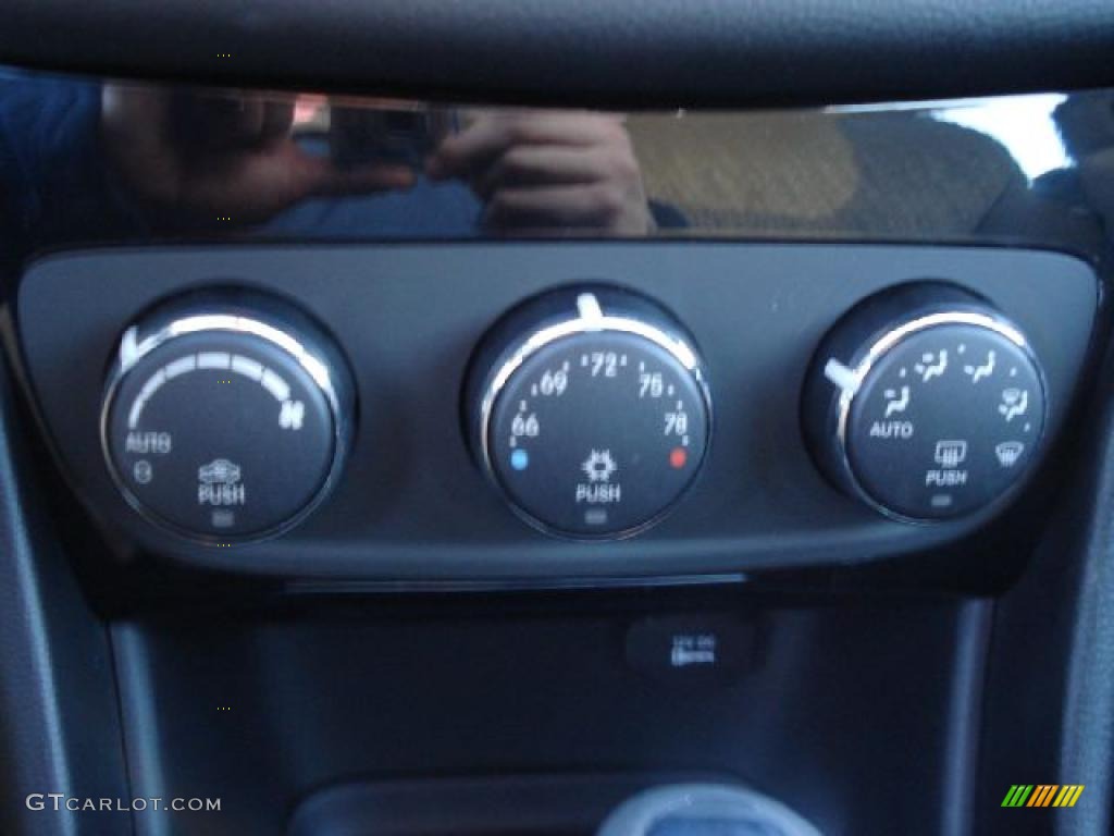 2011 Chrysler 200 Touring Controls Photo #43327719