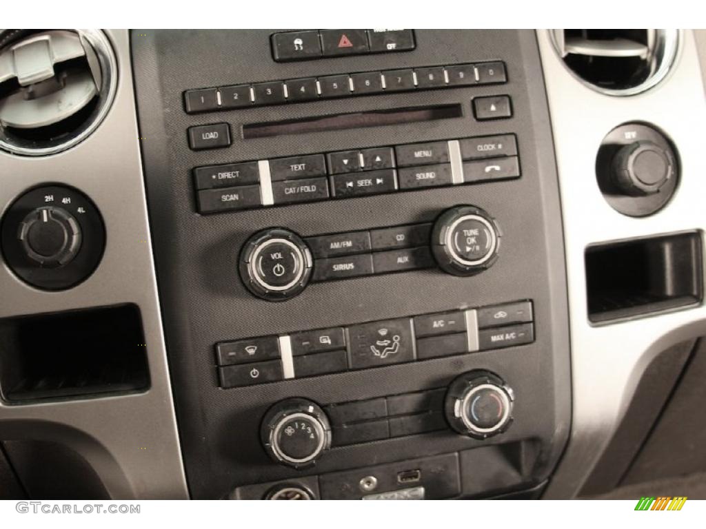 2009 Ford F150 XLT Regular Cab 4x4 Controls Photo #43332299