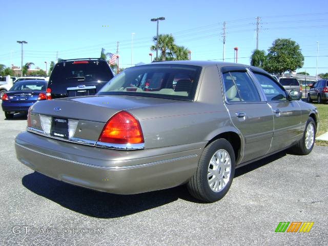 2004 Crown Victoria LX - Arizona Beige Metallic / Medium Parchment photo #3