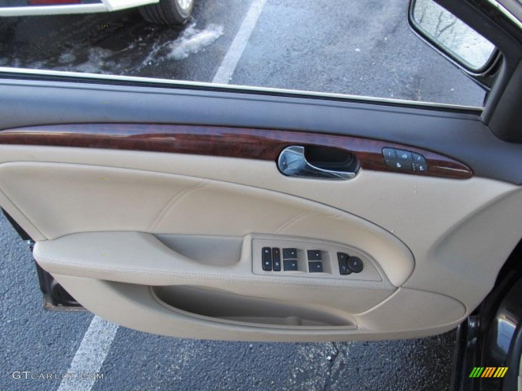 2008 Buick Lucerne CXL Cocoa/Cashmere Door Panel Photo #43334607