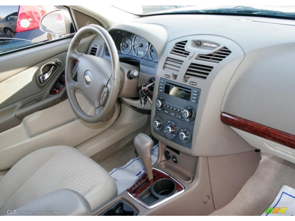 2006 Malibu LT V6 Sedan - Sandstone Metallic / Cashmere Beige photo #17