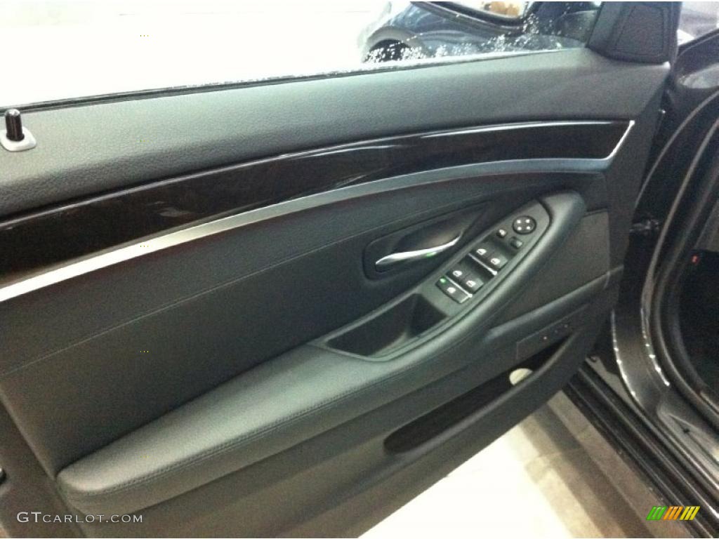 2011 BMW 5 Series 535i xDrive Sedan Black Door Panel Photo #43342039