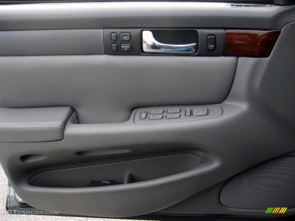 2004 Cadillac Seville SLS Dark Gray Door Panel Photo #43342663
