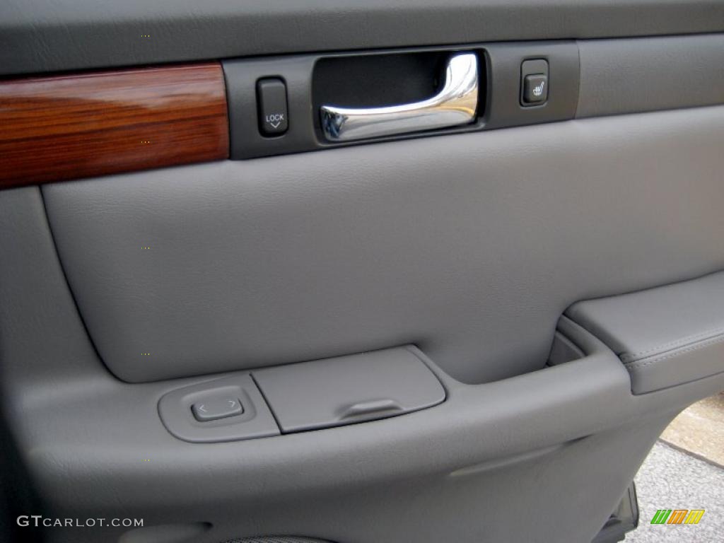 2004 Cadillac Seville SLS Dark Gray Door Panel Photo #43342698