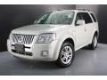 White Suede - Mariner V6 Premier 4WD Photo No. 20