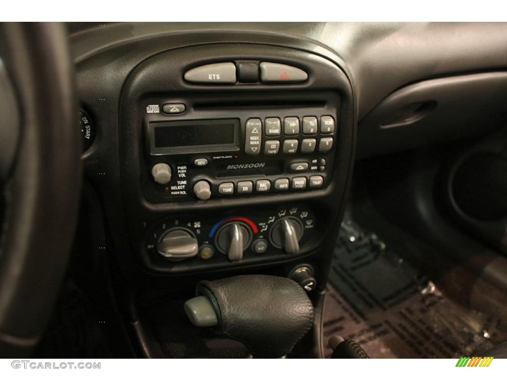 2003 Pontiac Grand Am GT Coupe Controls Photo #43343363