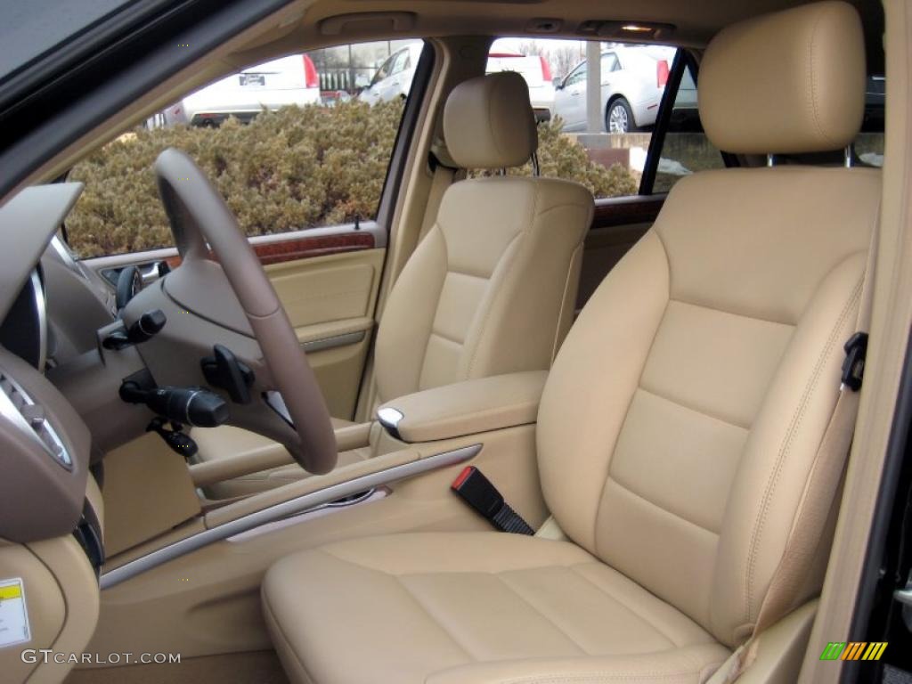 Cashmere Interior 2009 Mercedes-Benz ML 320 BlueTec 4Matic Photo #43344399