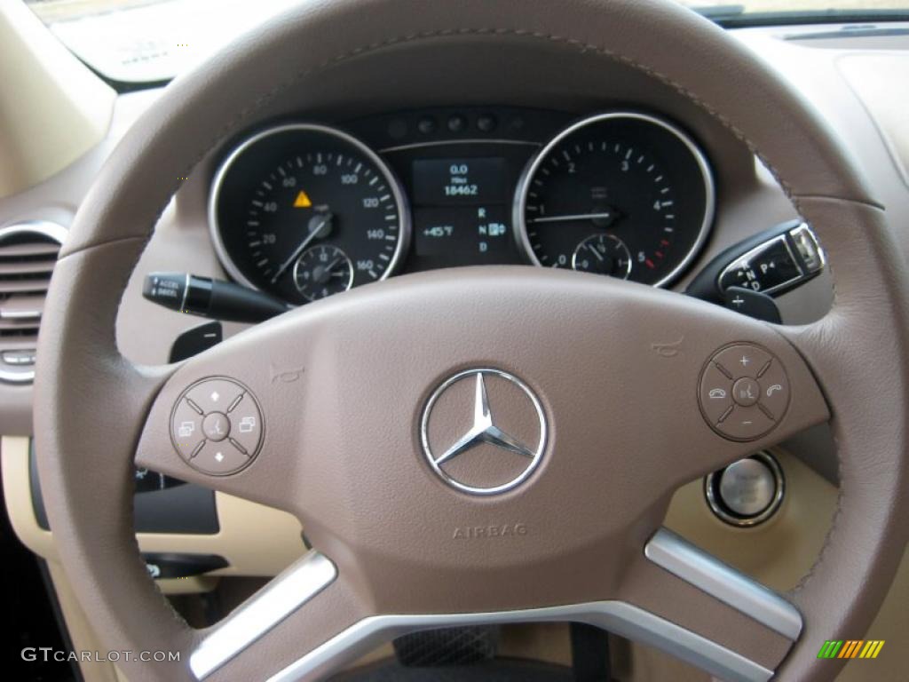 2009 Mercedes-Benz ML 320 BlueTec 4Matic Cashmere Steering Wheel Photo #43344471
