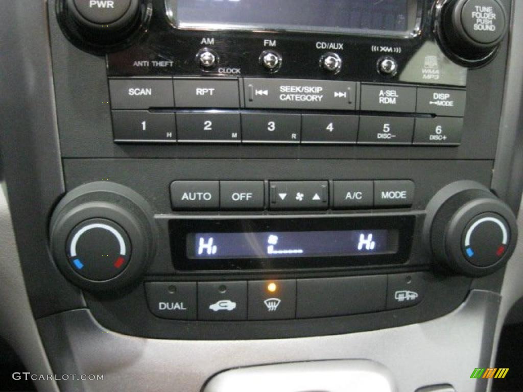 2009 Honda CR-V EX-L 4WD Controls Photo #43348479