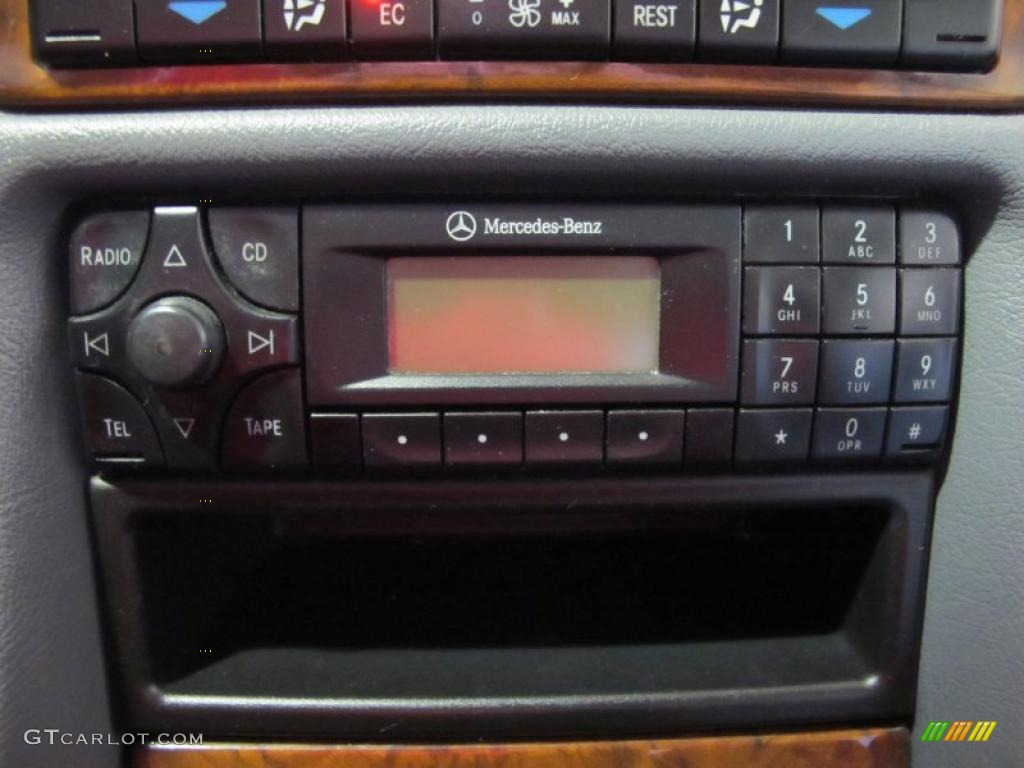 2003 Mercedes-Benz CLK 320 Cabriolet Controls Photo #43350587
