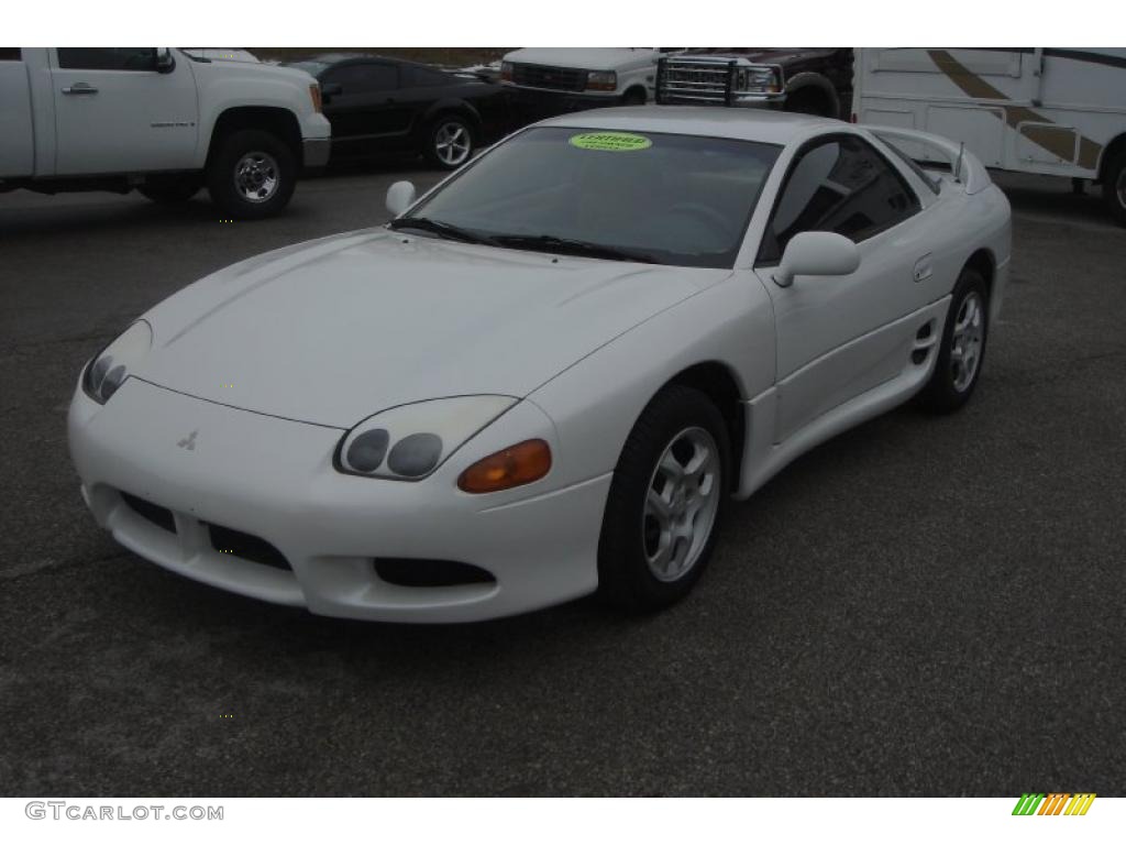 White Pearl Mitsubishi 3000GT