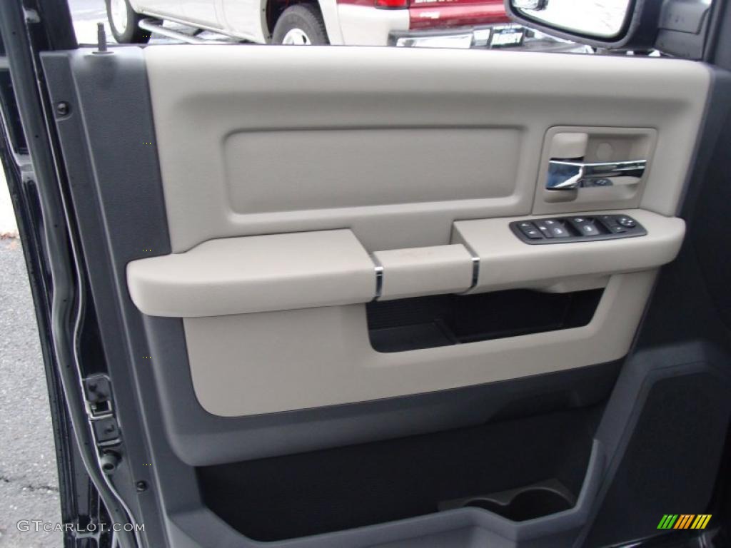 2010 Ram 1500 Big Horn Crew Cab 4x4 - Brilliant Black Crystal Pearl / Dark Slate/Medium Graystone photo #9