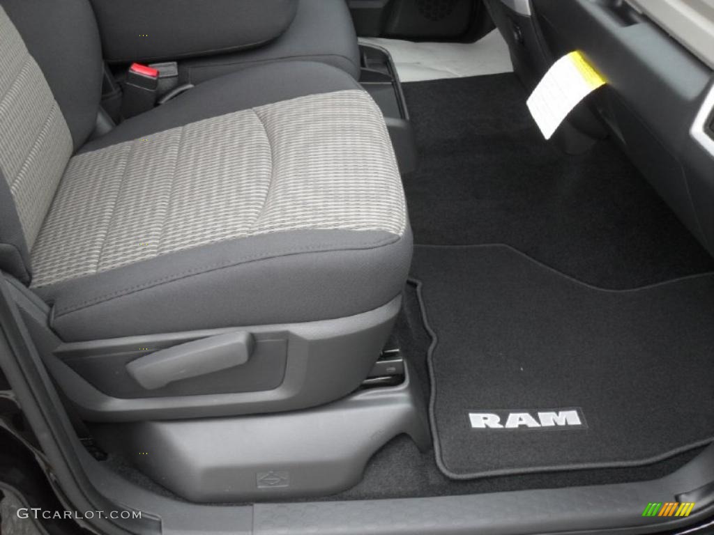 2011 Ram 1500 Big Horn Crew Cab - Brilliant Black Crystal Pearl / Dark Slate Gray/Medium Graystone photo #21