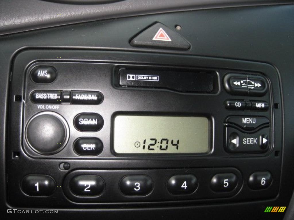 2003 Ford Focus LX Sedan Controls Photo #43355839