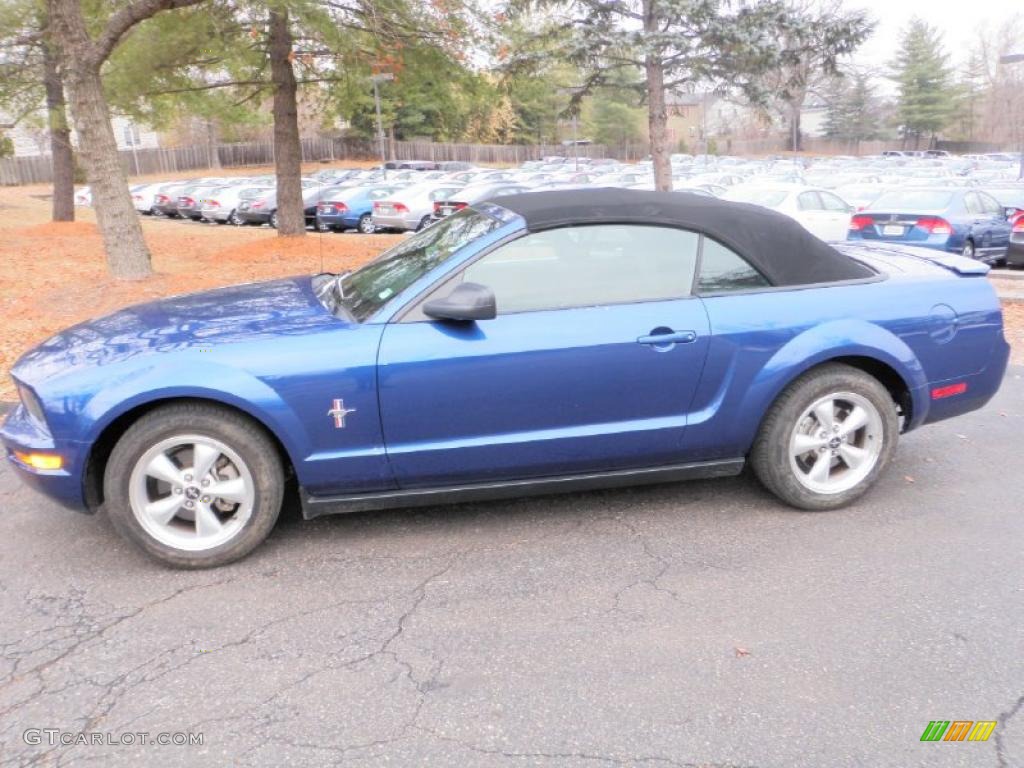 2007 Mustang V6 Premium Convertible - Vista Blue Metallic / Dark Charcoal photo #2