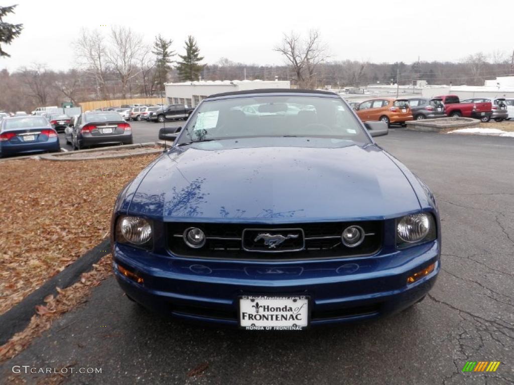 2007 Mustang V6 Premium Convertible - Vista Blue Metallic / Dark Charcoal photo #4