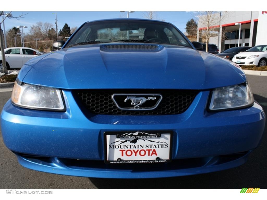 2000 Mustang V6 Coupe - Bright Atlantic Blue Metallic / Medium Graphite photo #26