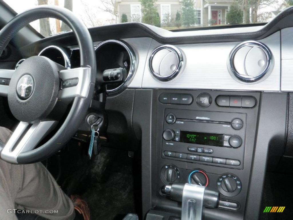 2007 Mustang V6 Premium Convertible - Vista Blue Metallic / Dark Charcoal photo #23