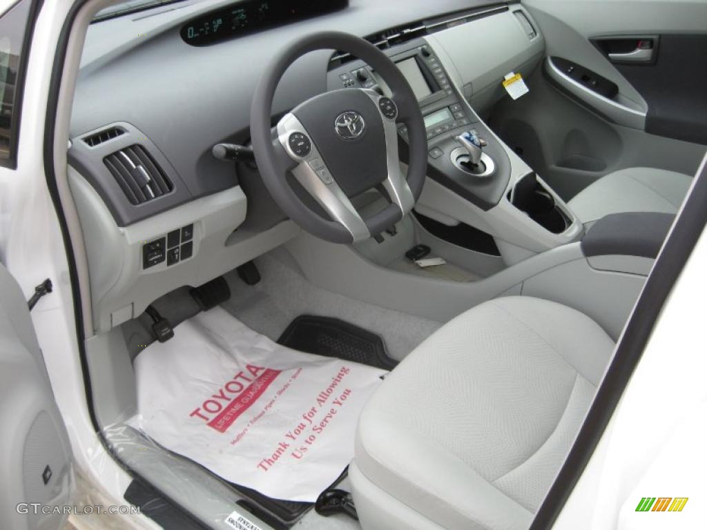 Misty Gray Interior 2011 Toyota Prius Hybrid III Photo #43359519