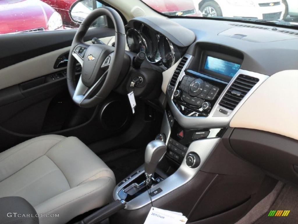 2011 Chevrolet Cruze LTZ Cocoa/Light Neutral Leather Dashboard Photo #43361599