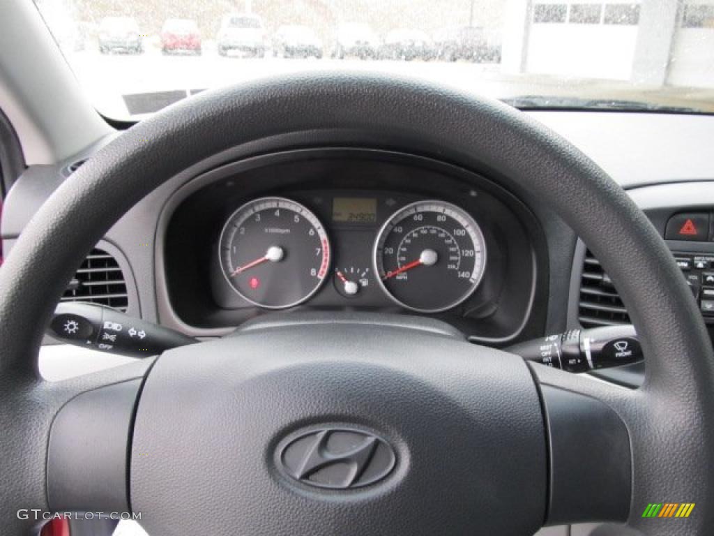 2009 Hyundai Accent GLS 4 Door Gray Steering Wheel Photo #43361899