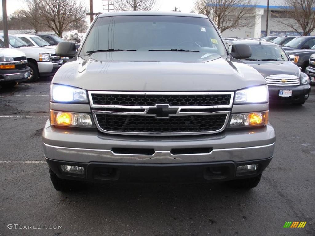 2006 Silverado 1500 LT Extended Cab - Graystone Metallic / Dark Charcoal photo #2