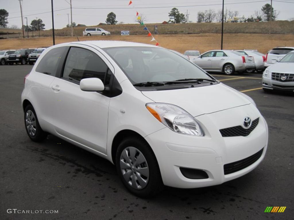 Super White 2011 Toyota Yaris 3 Door Liftback Exterior Photo #43364436