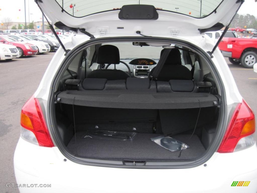 2011 Toyota Yaris 3 Door Liftback Trunk Photo #43364528