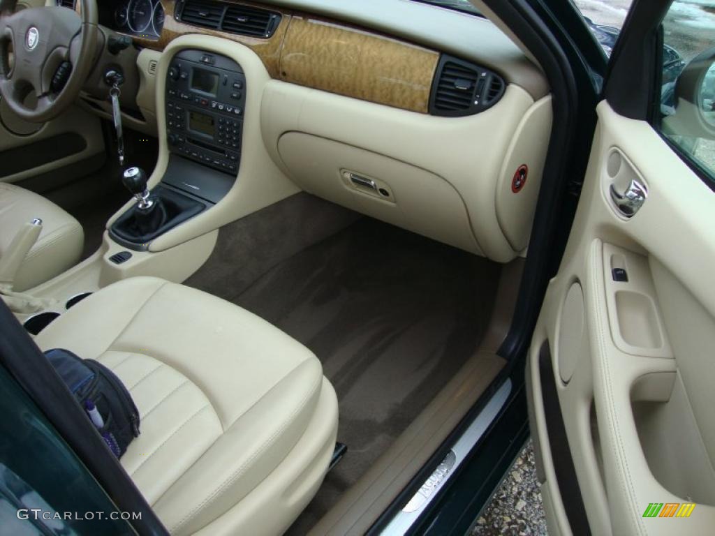 Barley Interior 2004 Jaguar X-Type 2.5 Photo #43367990