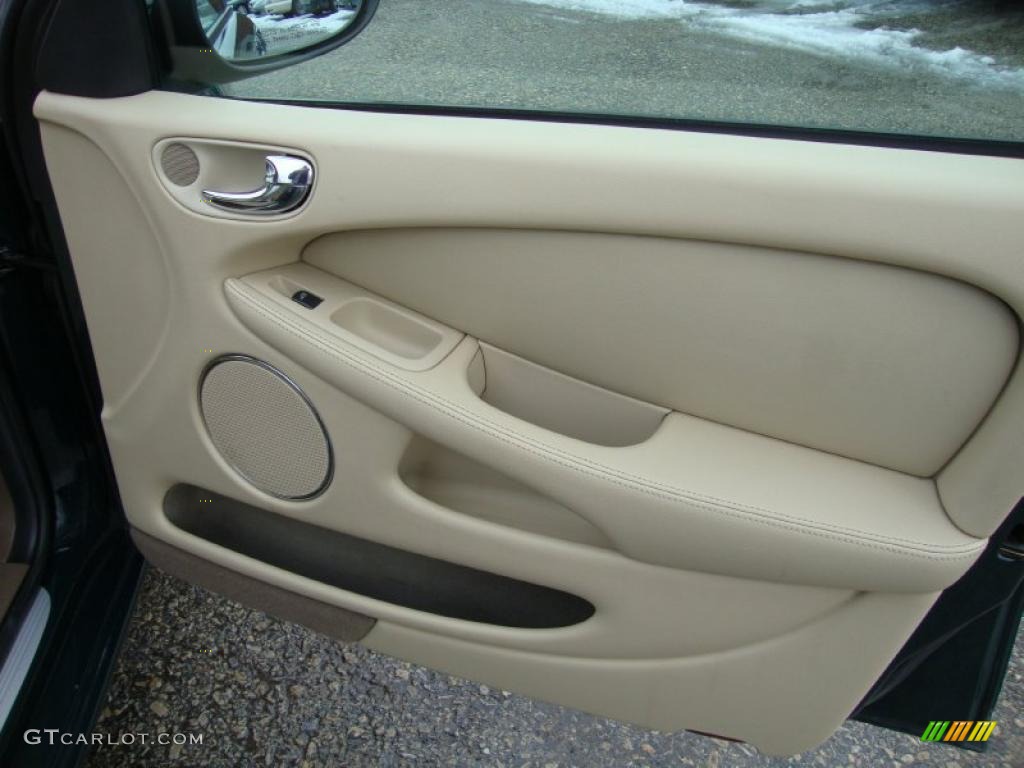 2004 Jaguar X-Type 2.5 Barley Door Panel Photo #43368038