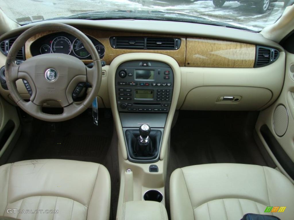 2004 Jaguar X-Type 2.5 Barley Dashboard Photo #43368115